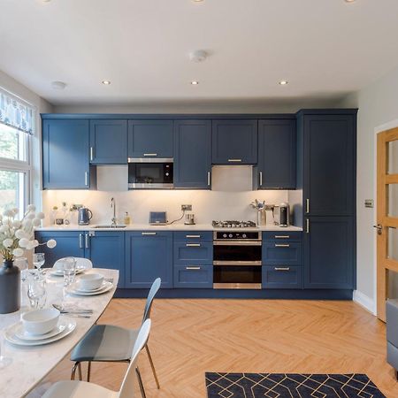 Stunning 3 Bed Duplex Apartment In The Heart Of West Hampstead ロンドン エクステリア 写真