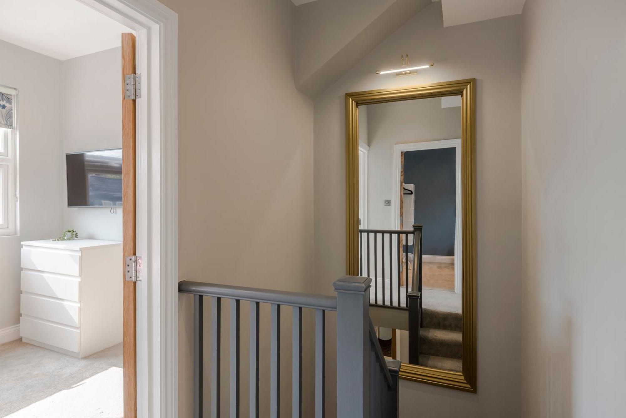 Stunning 3 Bed Duplex Apartment In The Heart Of West Hampstead ロンドン エクステリア 写真