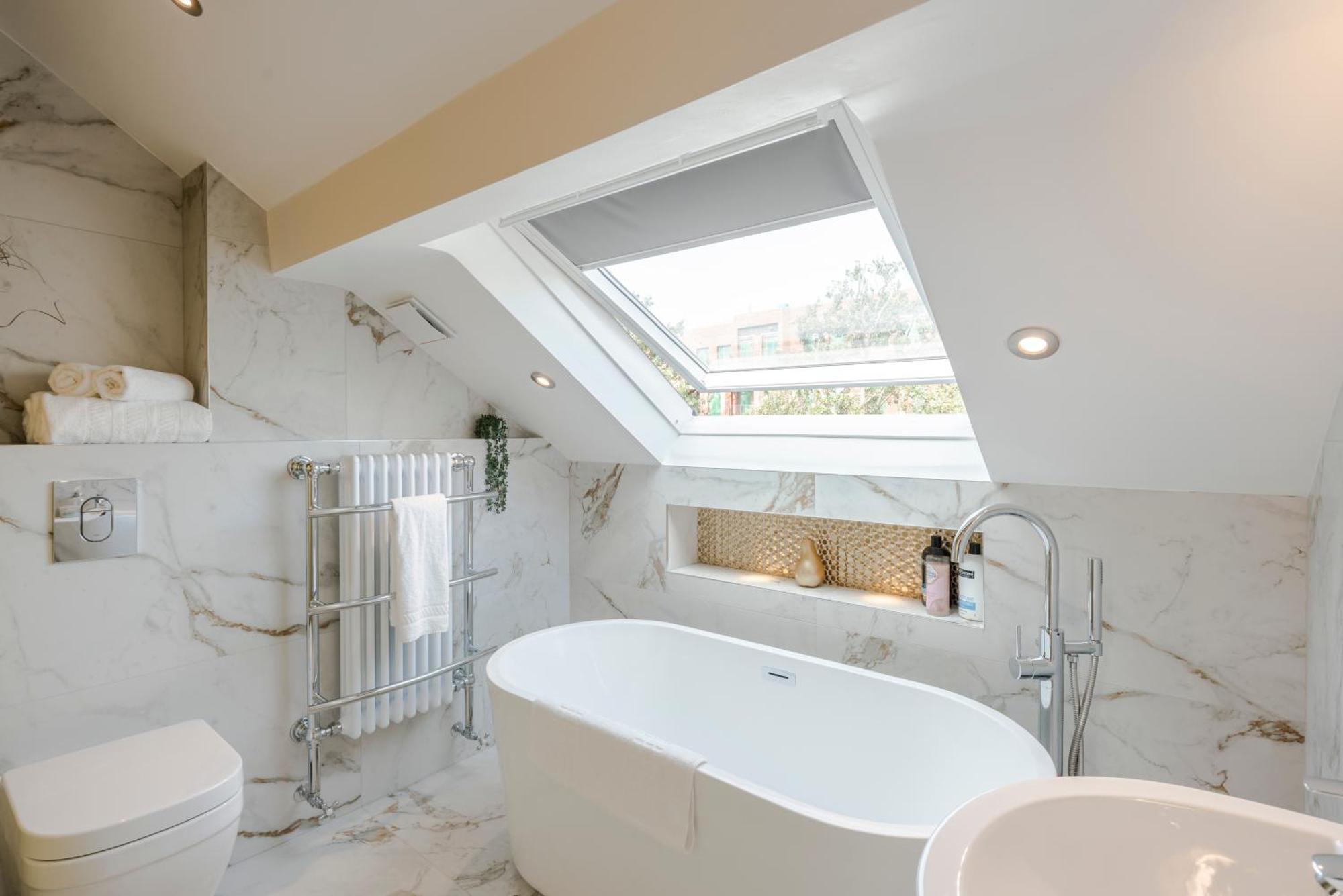 Stunning 3 Bed Duplex Apartment In The Heart Of West Hampstead ロンドン エクステリア 写真