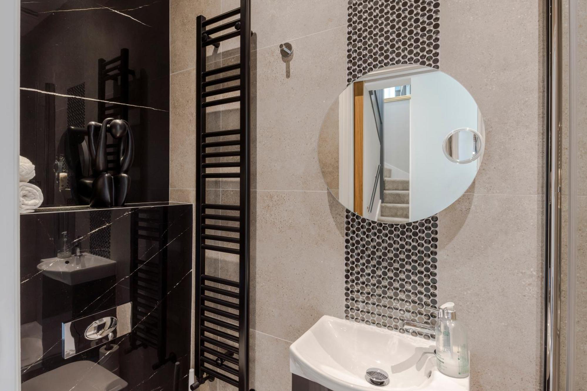 Stunning 3 Bed Duplex Apartment In The Heart Of West Hampstead ロンドン エクステリア 写真