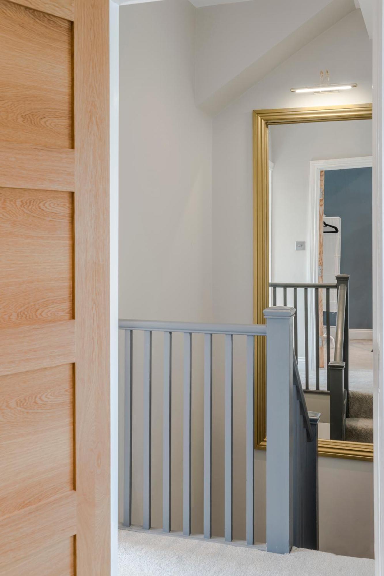 Stunning 3 Bed Duplex Apartment In The Heart Of West Hampstead ロンドン エクステリア 写真