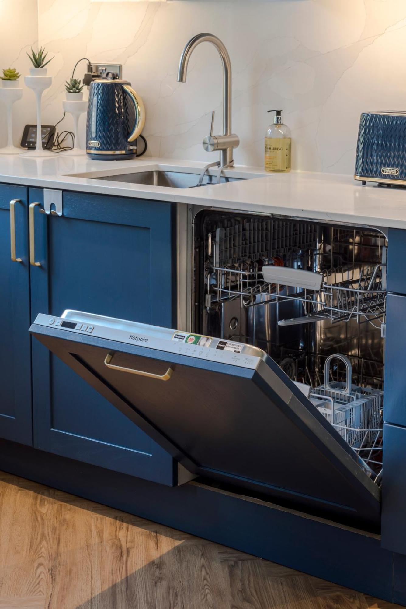 Stunning 3 Bed Duplex Apartment In The Heart Of West Hampstead ロンドン エクステリア 写真