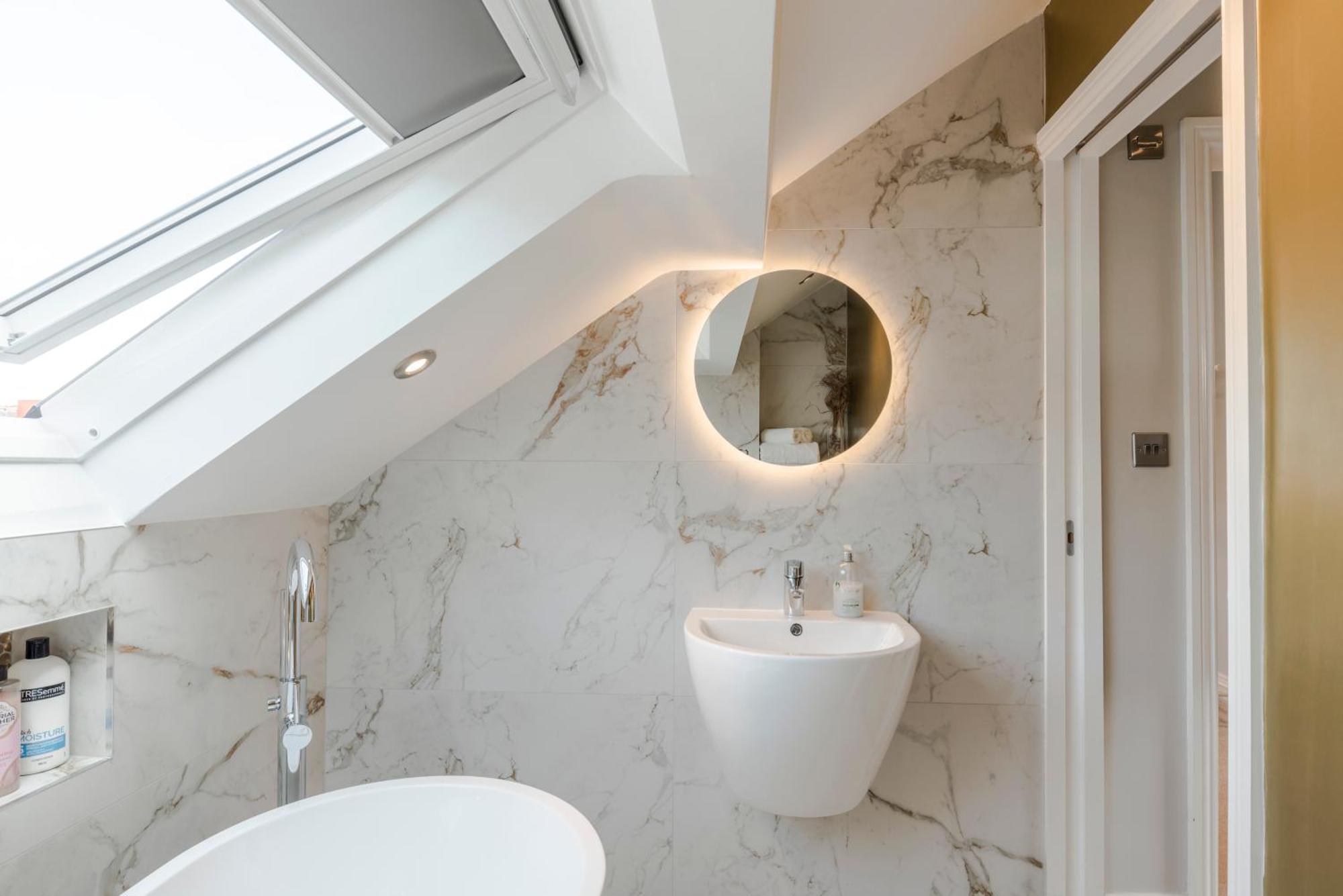 Stunning 3 Bed Duplex Apartment In The Heart Of West Hampstead ロンドン エクステリア 写真